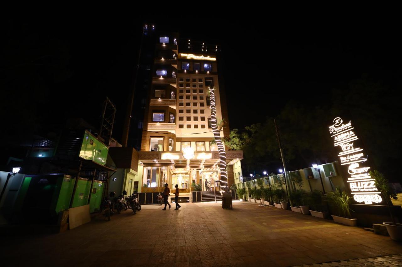 Hotel Prime Land Váránasí Exteriér fotografie