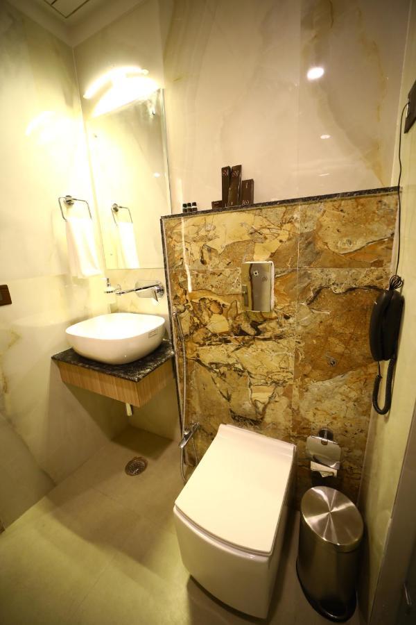 Hotel Prime Land Váránasí Exteriér fotografie